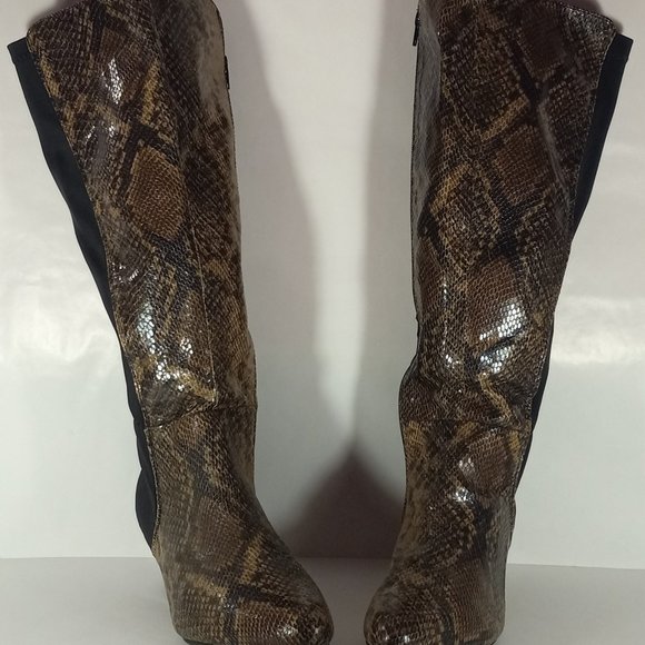 GARCELLE WOMEN SNAKESKIN EMBOSSED LEATHER STRETCH /SPANDEX BACK TALL BOOTS SZ 10 - Picture 5 of 9